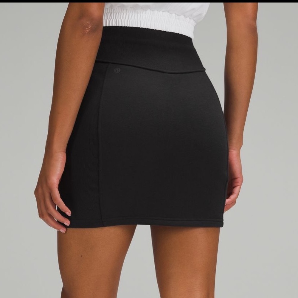 Scuba HR Mini Skirts, Size Small, NWT - Picture 2 of 8